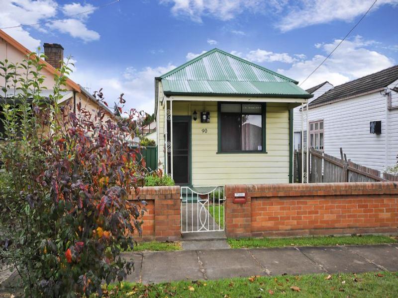 90 Laurence Street, Lithgow, NSW 2790