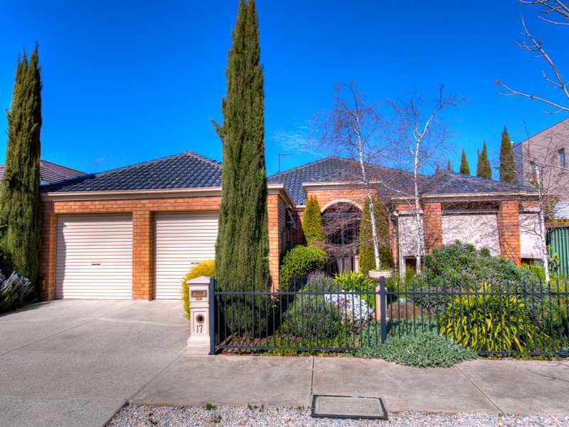 17 St Andrews Place, Lake Gardens, VIC 3355