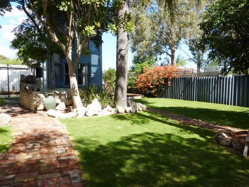 217 South Street, Beaconsfield, WA 6162