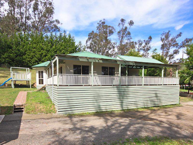 4 Goldsack Close, Cockatoo, VIC 3781