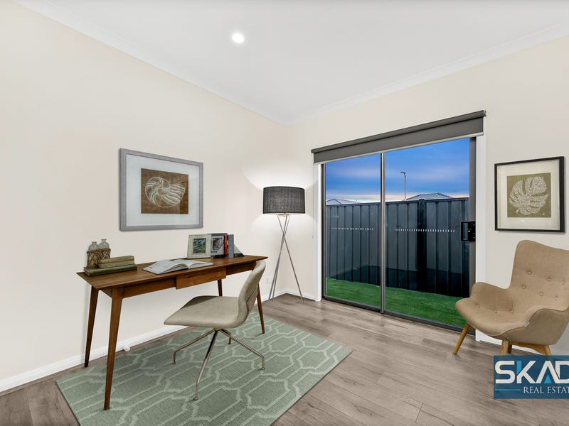 96 Ellscott Boulevard, Mickleham, Vic 3064 Property Details