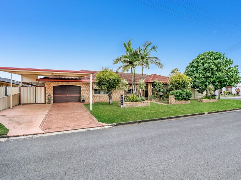 15 Robin Avenue, Paradise Point, QLD 4216 15 Robin Avenue, Paradise Point, QLD 4216