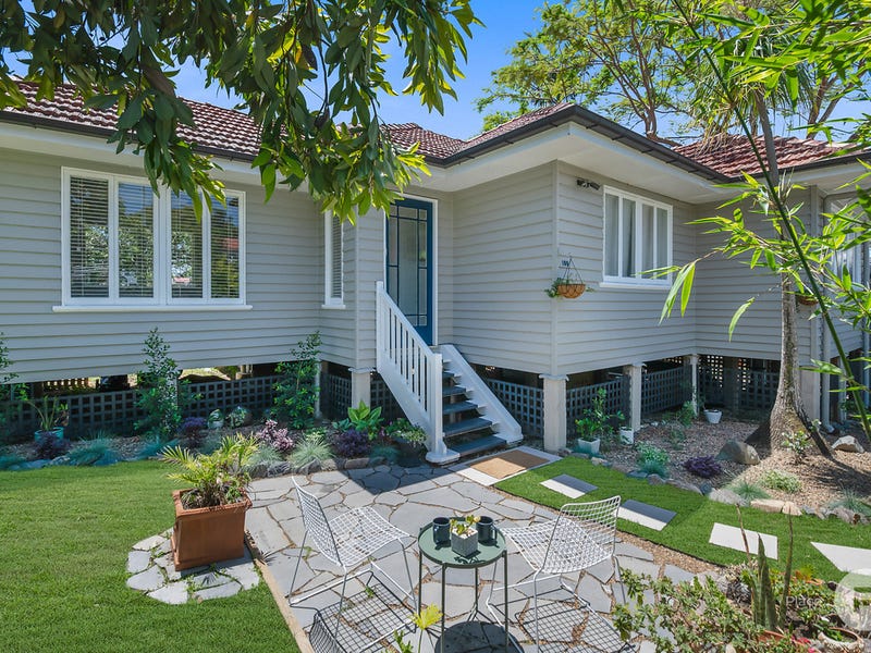 Houses for Sale in Seven Hills, QLD 4170