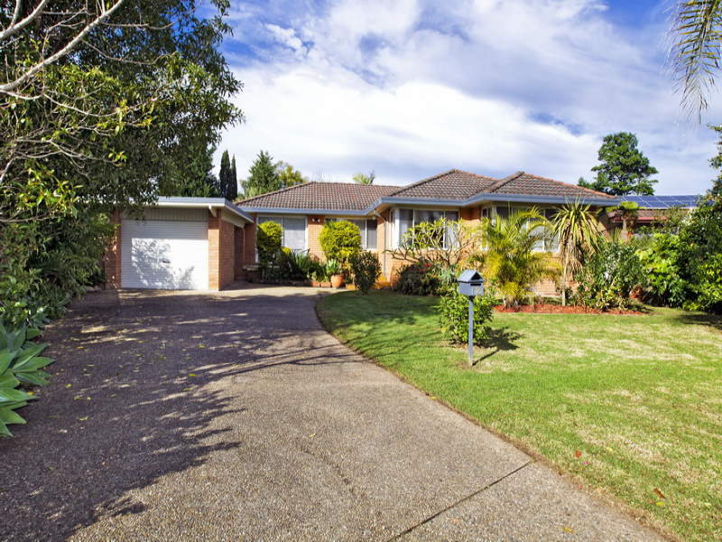 12 Lyrebird Drive, Nowra, NSW 2541