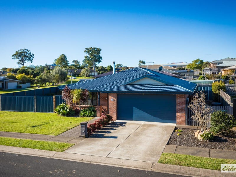 20 Koma Circuit, Bega, NSW 2550 House for Sale