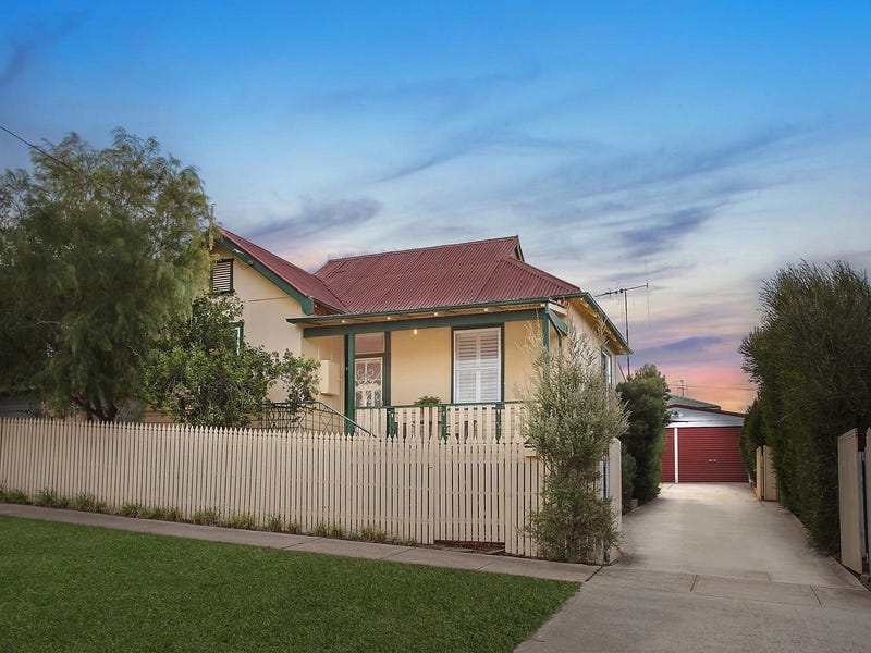 14 Moore Street, Queanbeyan, NSW 2620 Property Details