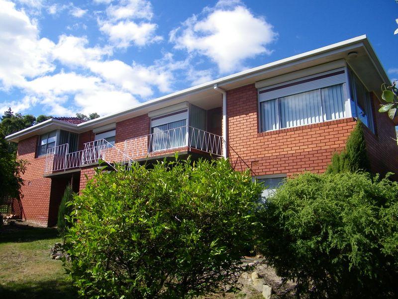 9 Avoca Street, Lindisfarne, Tas 7015 Property Details