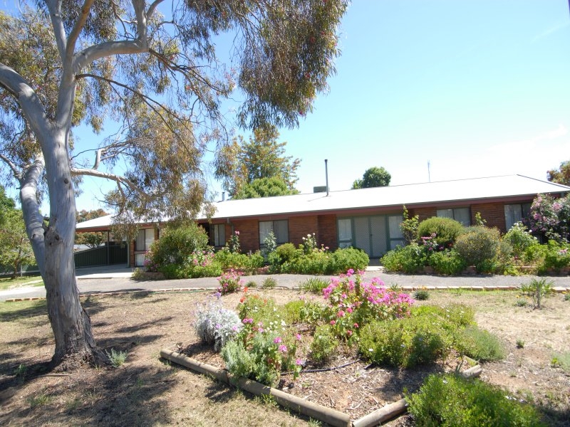 267 Victoria Street, Deniliquin, NSW 2710