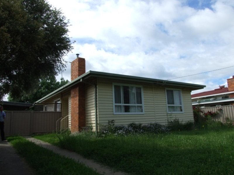 11 Afton Avenue, Benalla, Vic 3672 Property Details