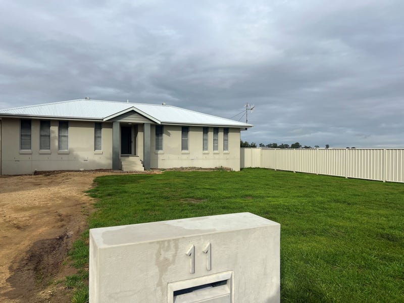 11 Bowden Fletcher Drive, Narromine, NSW 2821 House for Sale