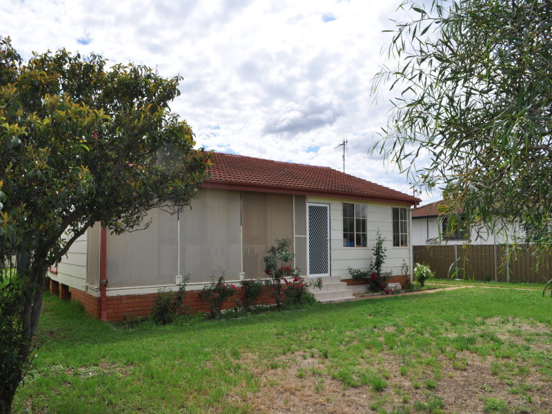 14 Harris St, Trangie, NSW 2823 Property Details