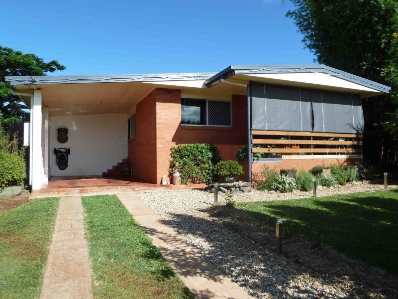 8 Tenth Avenue, Atherton, QLD 4883