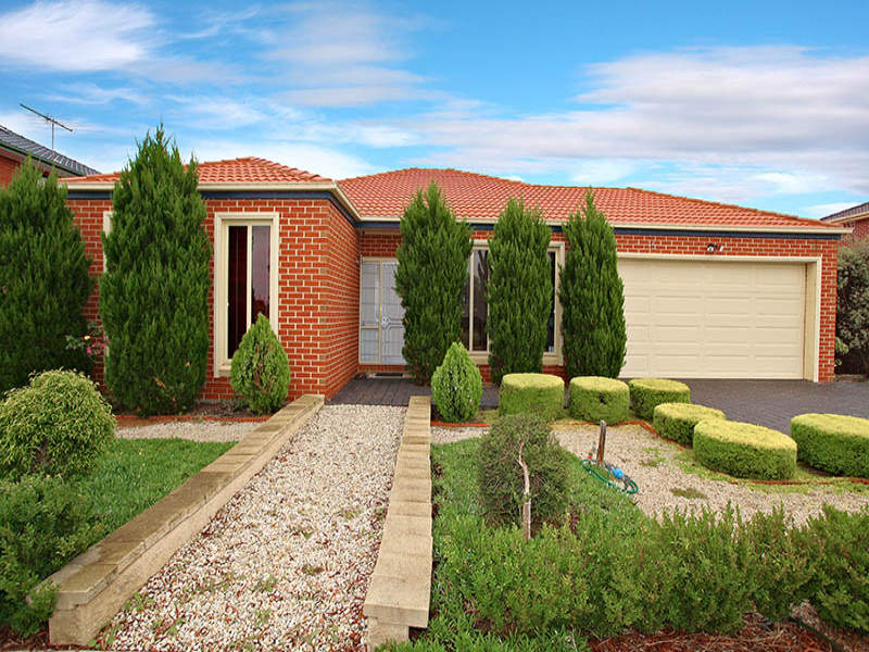 15 Winged Foot Drive, Sunshine North, VIC 3020