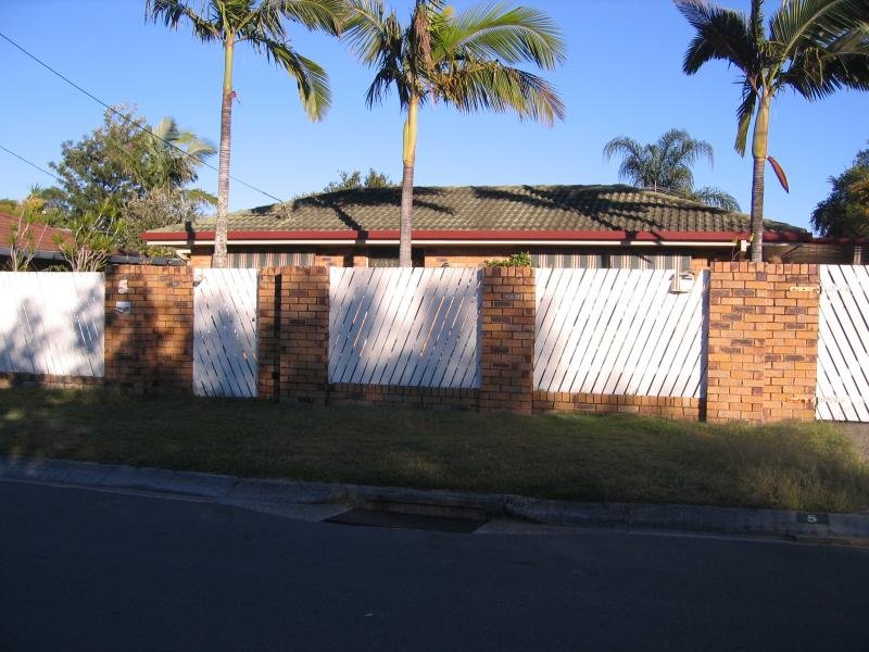 5 Decker Street, KippaRing, Qld 4021 Property Details