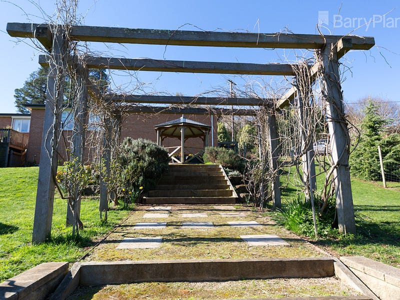 36 Meadowview Lane Emerald Vic 3782 Realestate Com Au