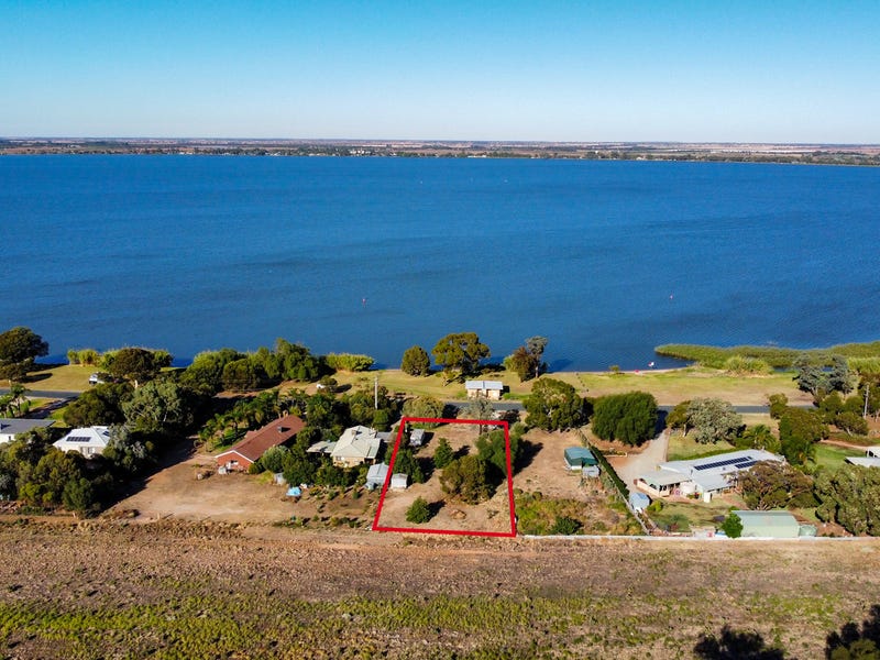 455 Lakeside Drive, Lake Boga, VIC 3584