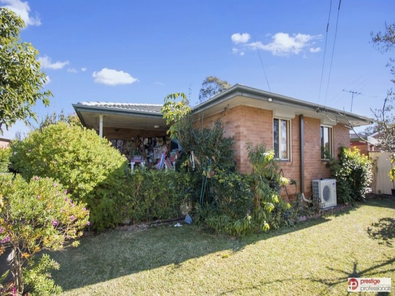 11 Satelberg Street, Holsworthy, NSW 2173 Property Details