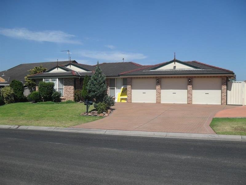 4 Cordelia Cres, Green Valley, NSW 2168