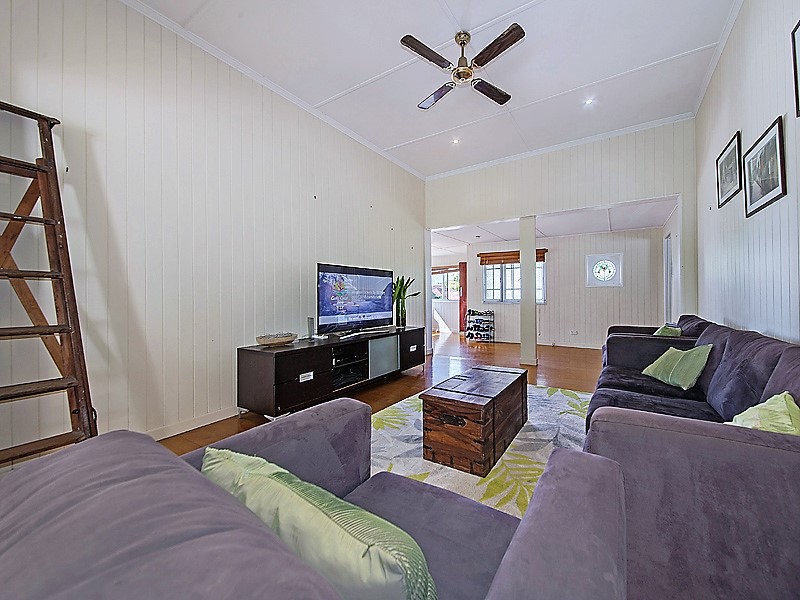 17 Violet Street, Wynnum, Qld 4178 Property Details