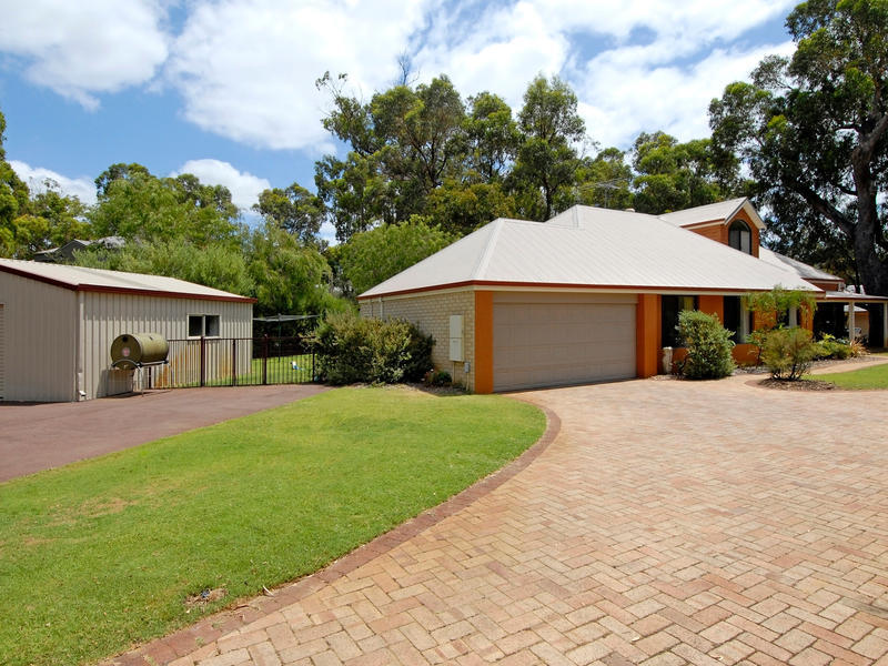 2 Oak Way, Baldivis, WA 6171 Property Details