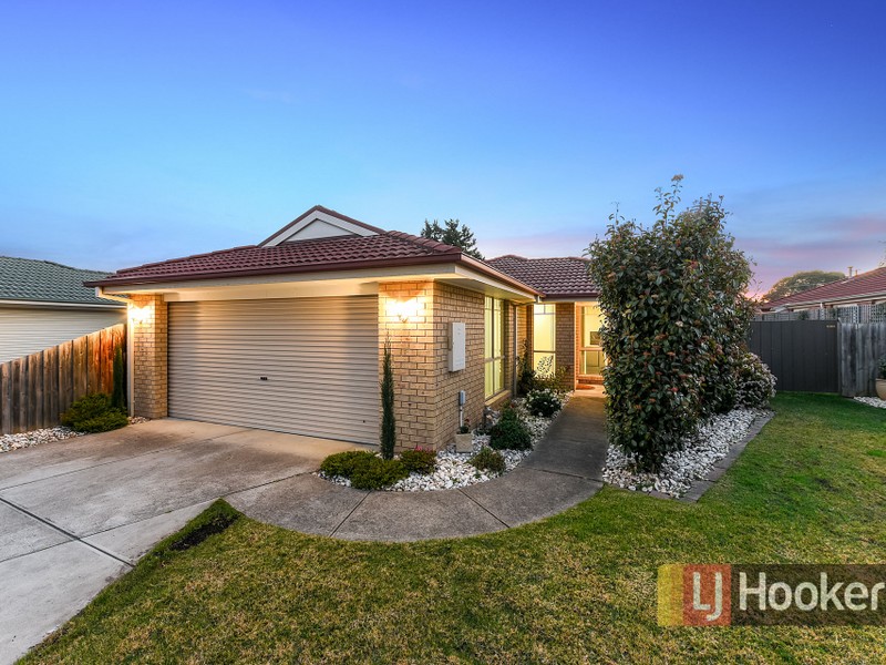 15 Heidi Court, Pakenham, VIC 3810 - realestate.com.au