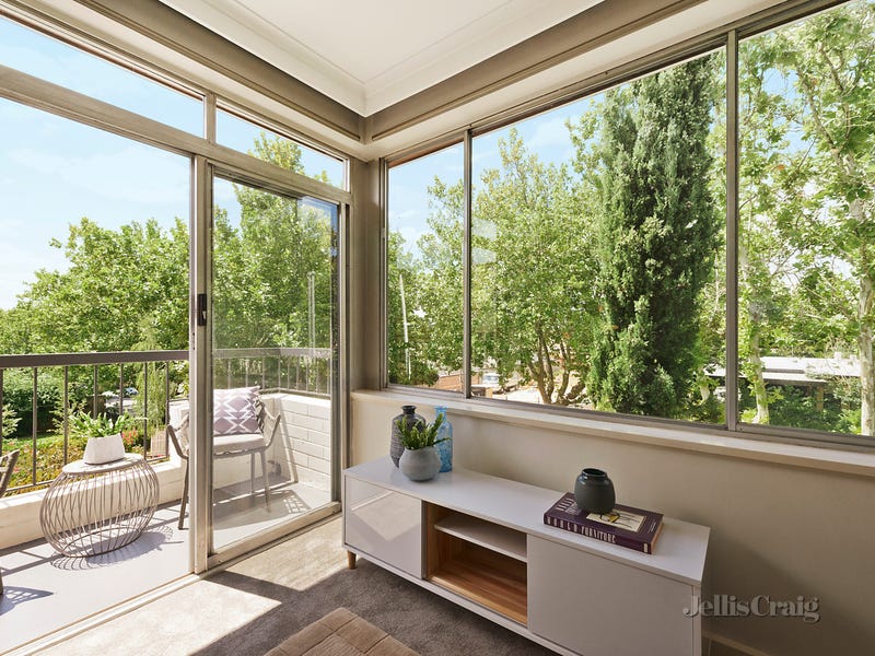 2/29 Barrington Avenue, Kew, Vic 3101 Property Details