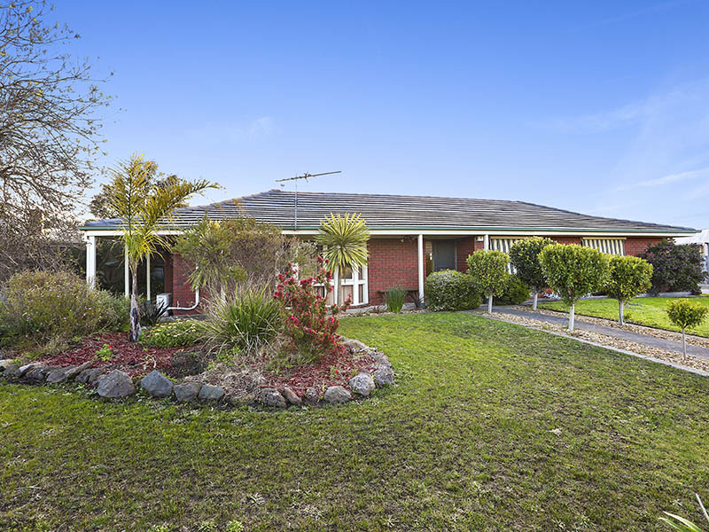 2 Moruya Drive, Grovedale, Vic 3216 Property Details