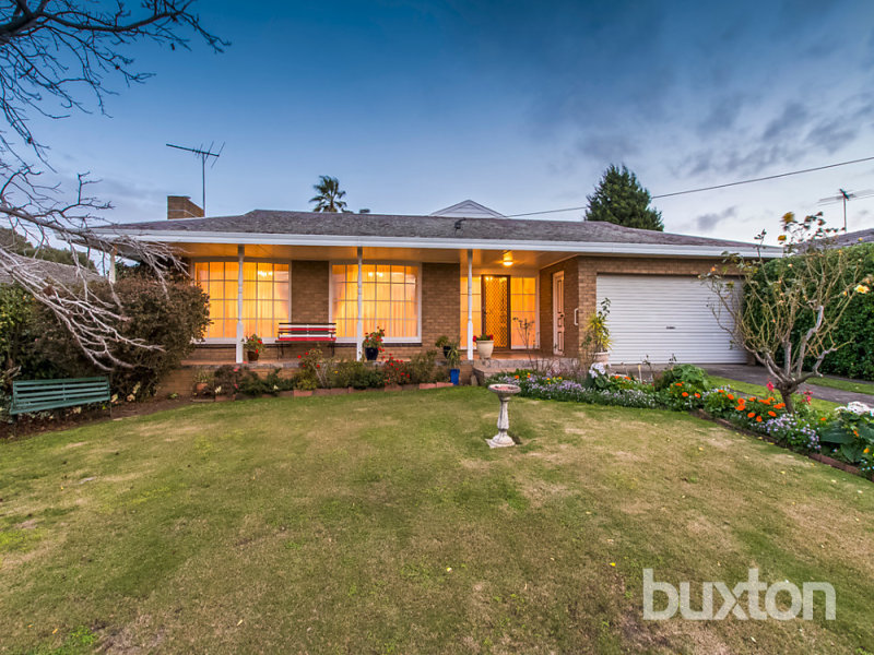 8 Amberley Court, Highton, Vic 3216 Property Details