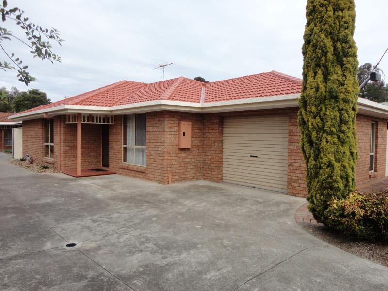 1/2 Waratah Street, Seaholme, VIC 3018