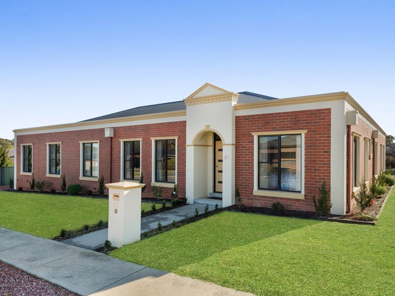 11 Meadows Way, Maiden Gully, VIC 3551