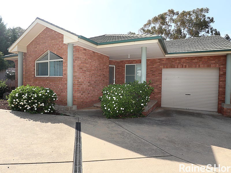 1/8 Keane Place, Kooringal, NSW 2650