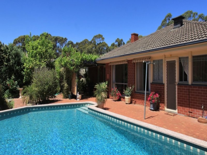 17 York Drive, Flagstaff Hill, SA 5159