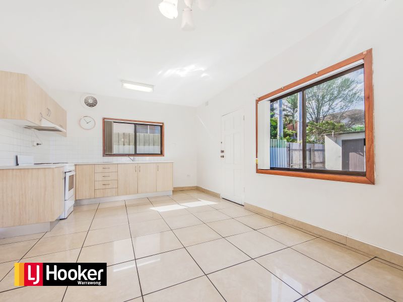 2/61 Mirrabooka Road, Lake Heights, NSW 2502