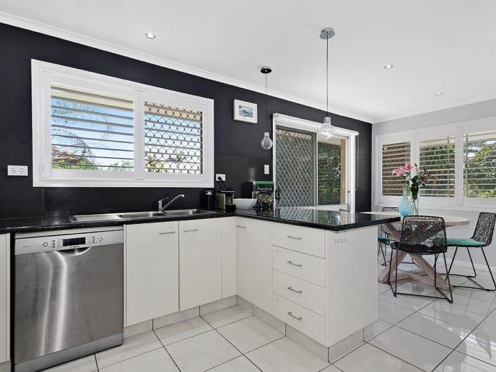 8 Buttercup Street, Mansfield, QLD 4122