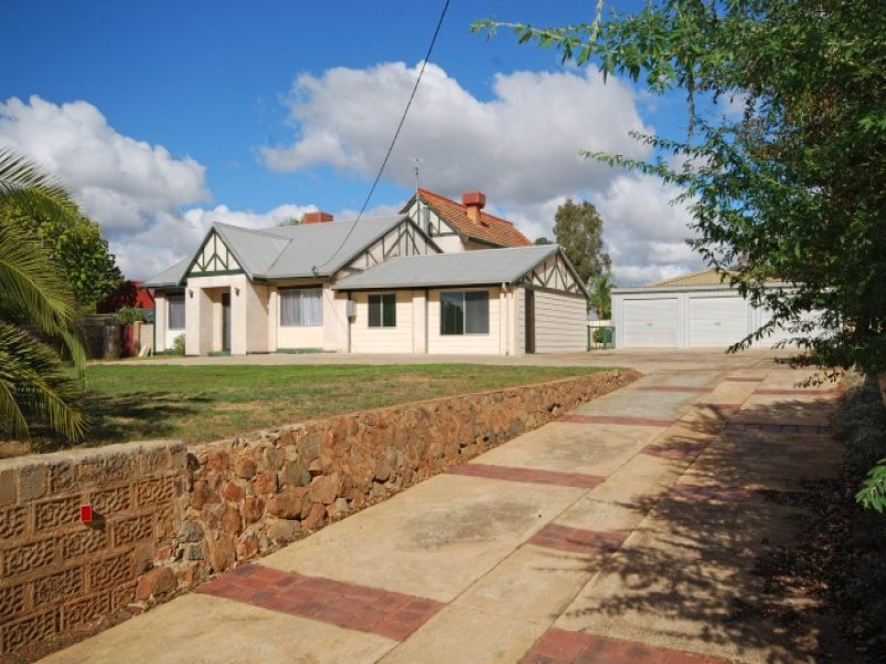 15 Felspar Street, Narrogin, WA 6312