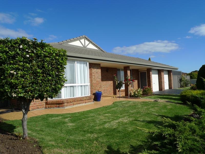 2 Jutland Parade, Woodcroft, SA 5162 - Property Details