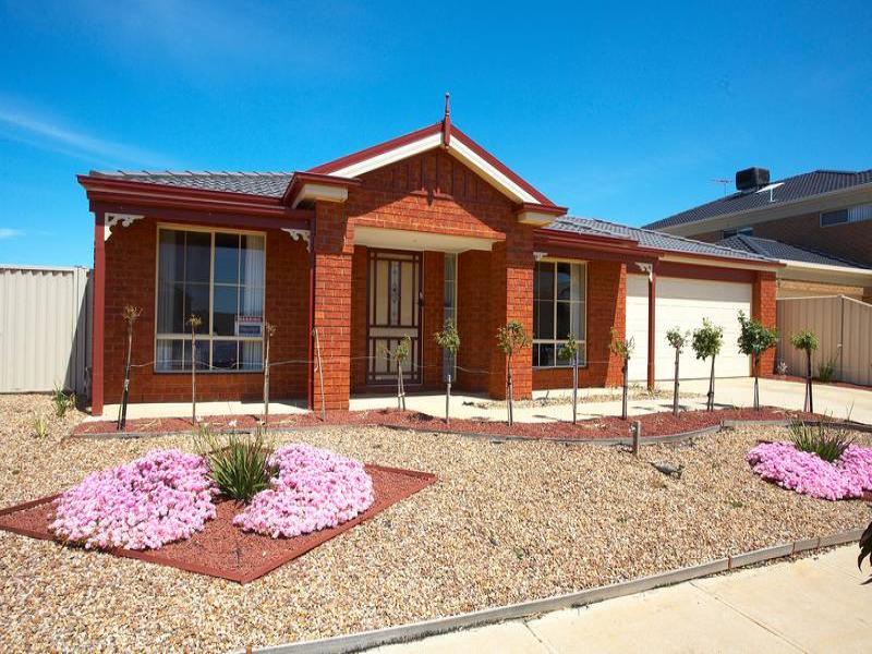 18 Fiddlewood Turn Melton West, Melton, Vic 3337 Property Details