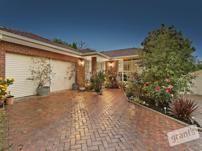 19 Hedgeley Drive, Berwick, Vic 3806 - Property Details