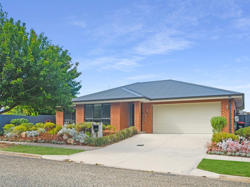 16 Maud St, Stawell, Vic 3380 House for Sale