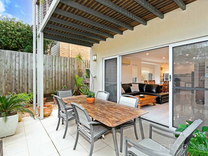 1/32 Bunton Street, Scarborough, QLD 4020