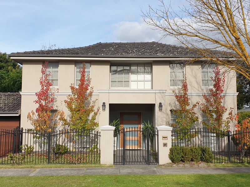 2 Amersham Drive, Wantirna, VIC 3152