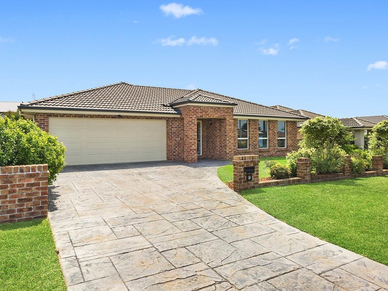 102 Walker Street, Helensburgh, NSW 2508