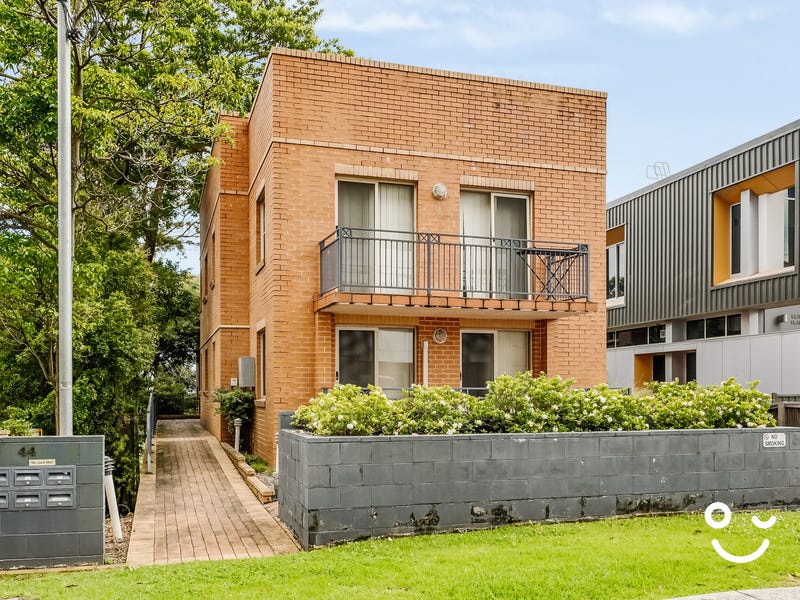 2/44 Loftus Street, Wollongong, NSW 2500 Property Details
