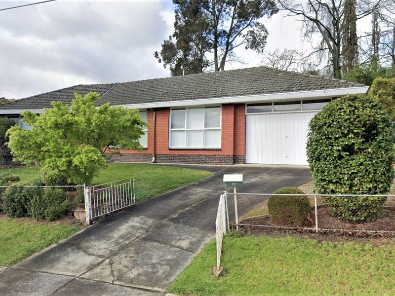 27 Mount View Parade, Mooroolbark, VIC 3138