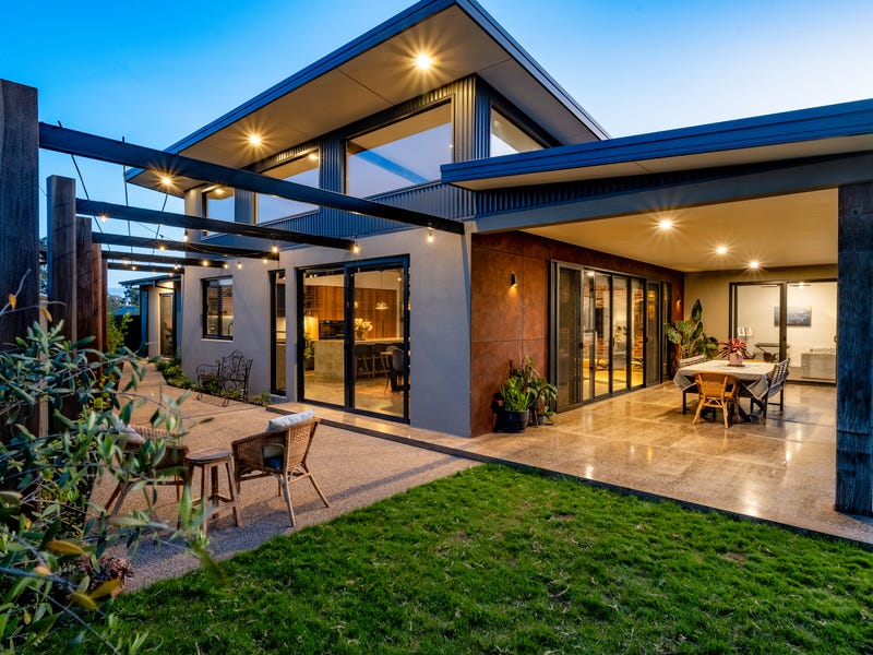 9 Avoca Court, Mansfield, Vic 3722 Property Details