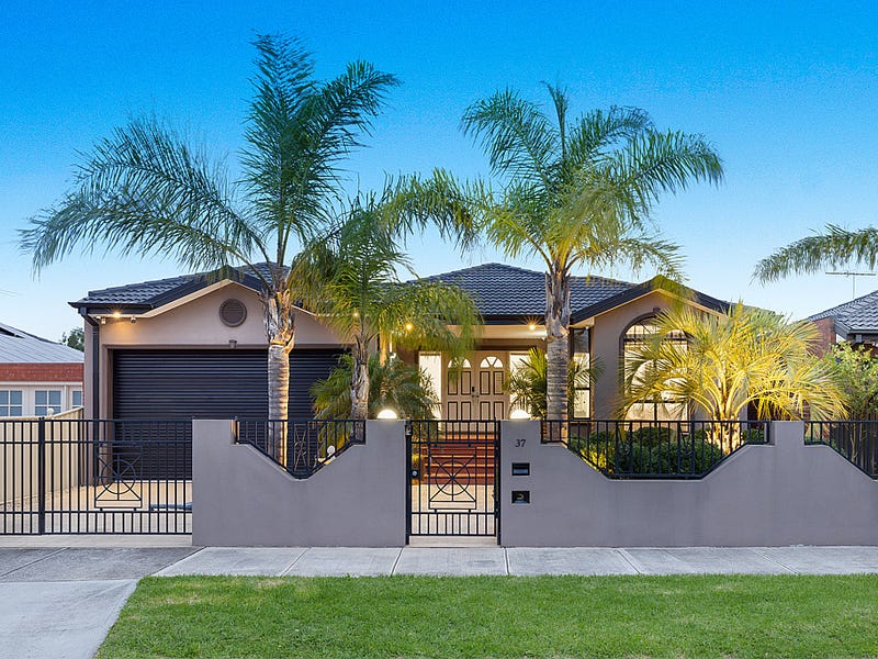 37 Kaniva Street, Dallas, VIC 3047