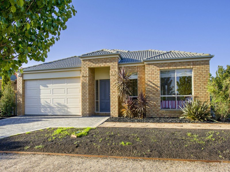 14 York Close, Taylors Hill, VIC 3037