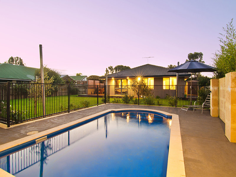 24 Dunsborough Lakes Drive, Dunsborough, WA 6281 Property Details