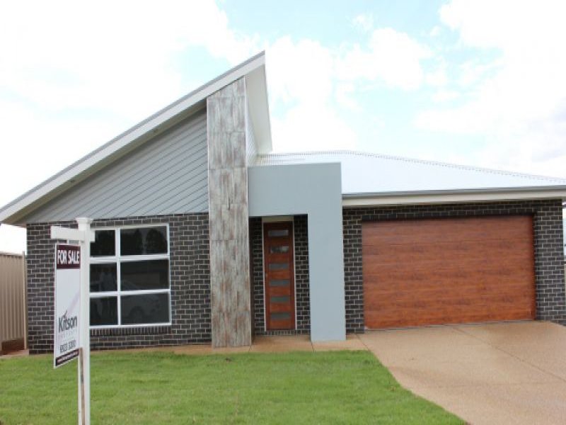 15 Cootamundra Boulevard, Estella, NSW 2650 Property Details