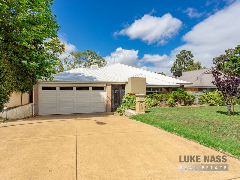 18 Savage Road, Kelmscott, WA 6111